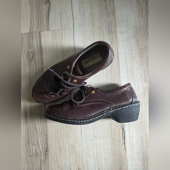 Eastland Foreside Women's Brown Leather Lace Up Oxford Heeled Shoe 8.5W - Picture 10 of 12